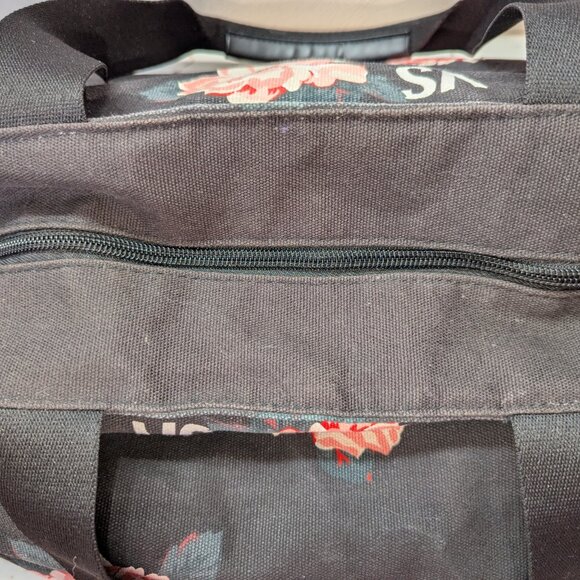 Victoria's Secret floral weekender bag. EUC! - Picture 7 of 9